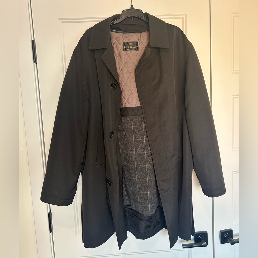 Bill Blass Black Trench coat with removable liner (40R)